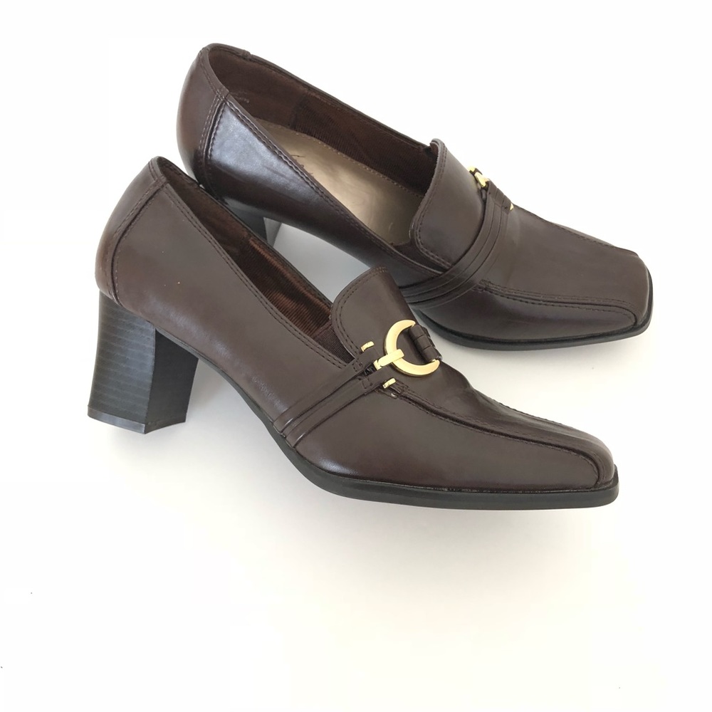 Leather Life Stride Brown Shoes.